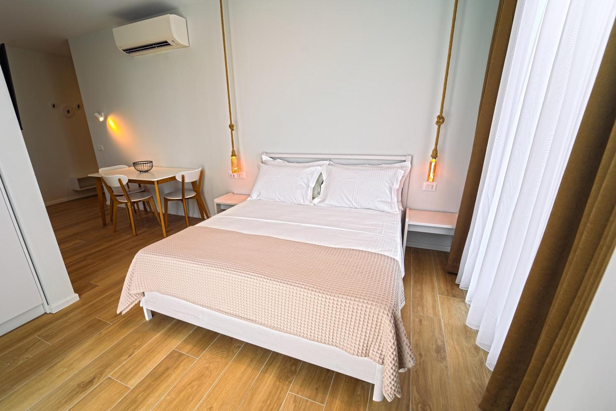 Hotel Vila 19 Dhërmi 외부 사진