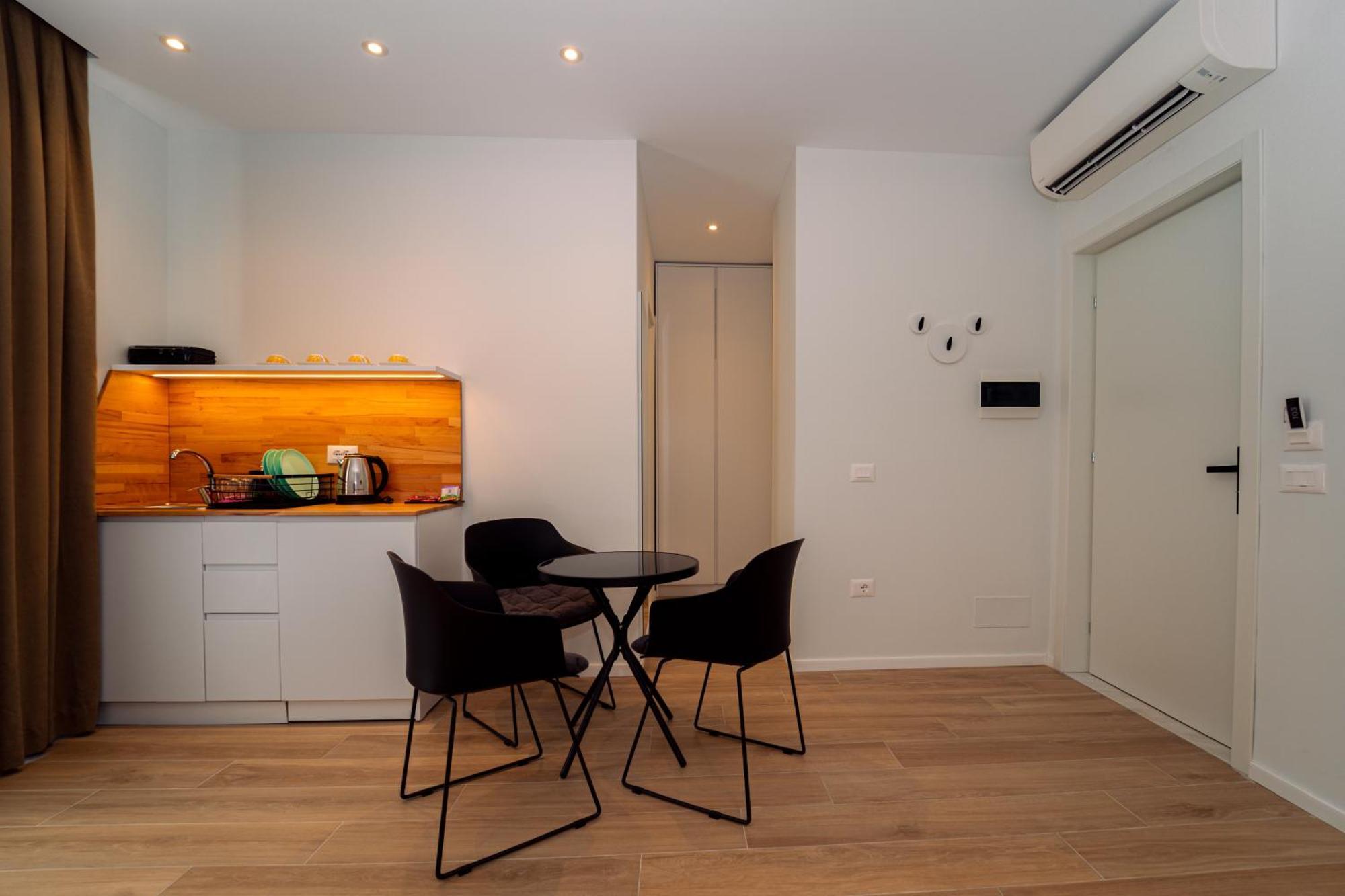 Hotel Vila 19 Dhërmi 외부 사진