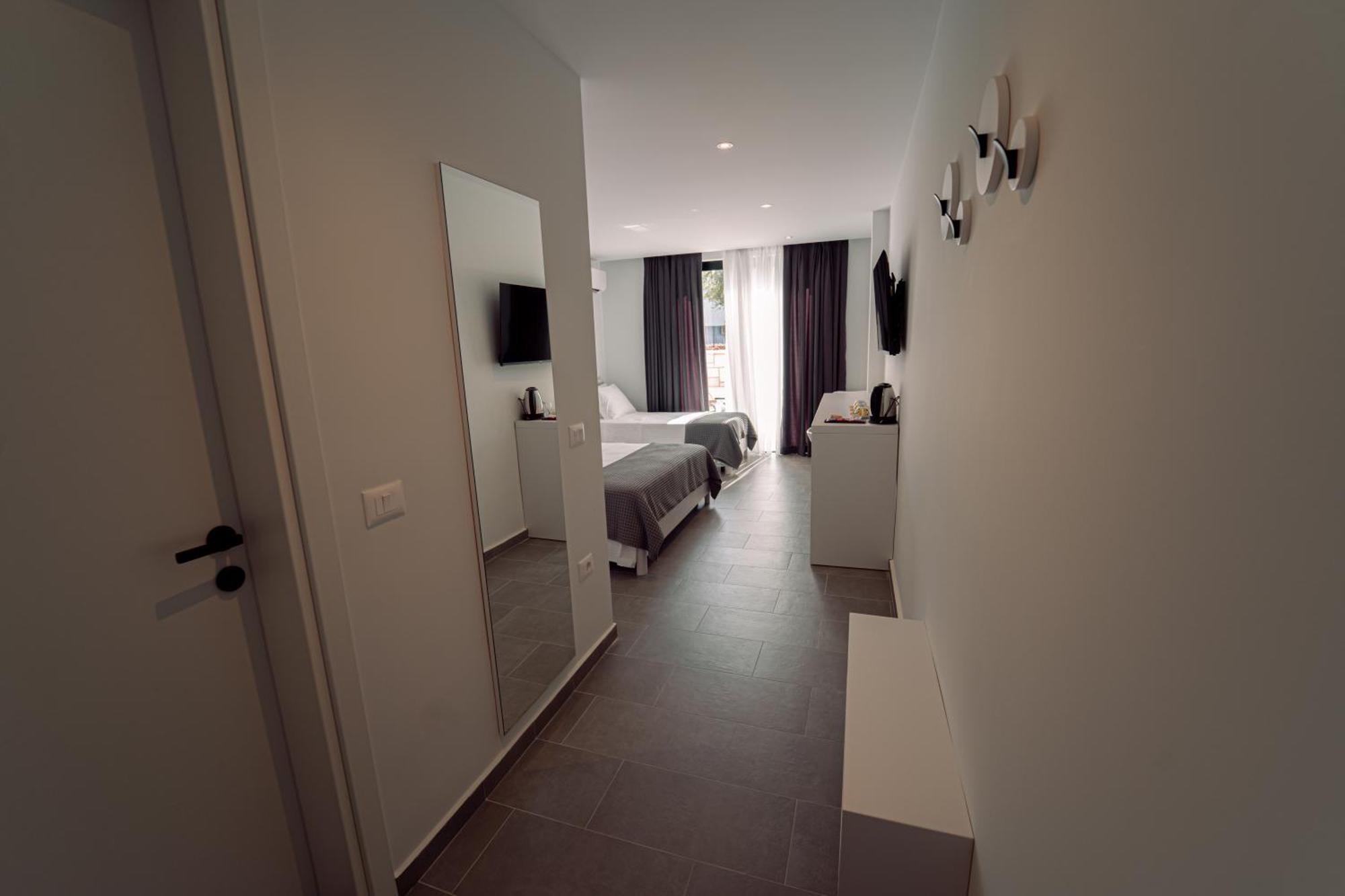 Hotel Vila 19 Dhërmi 외부 사진