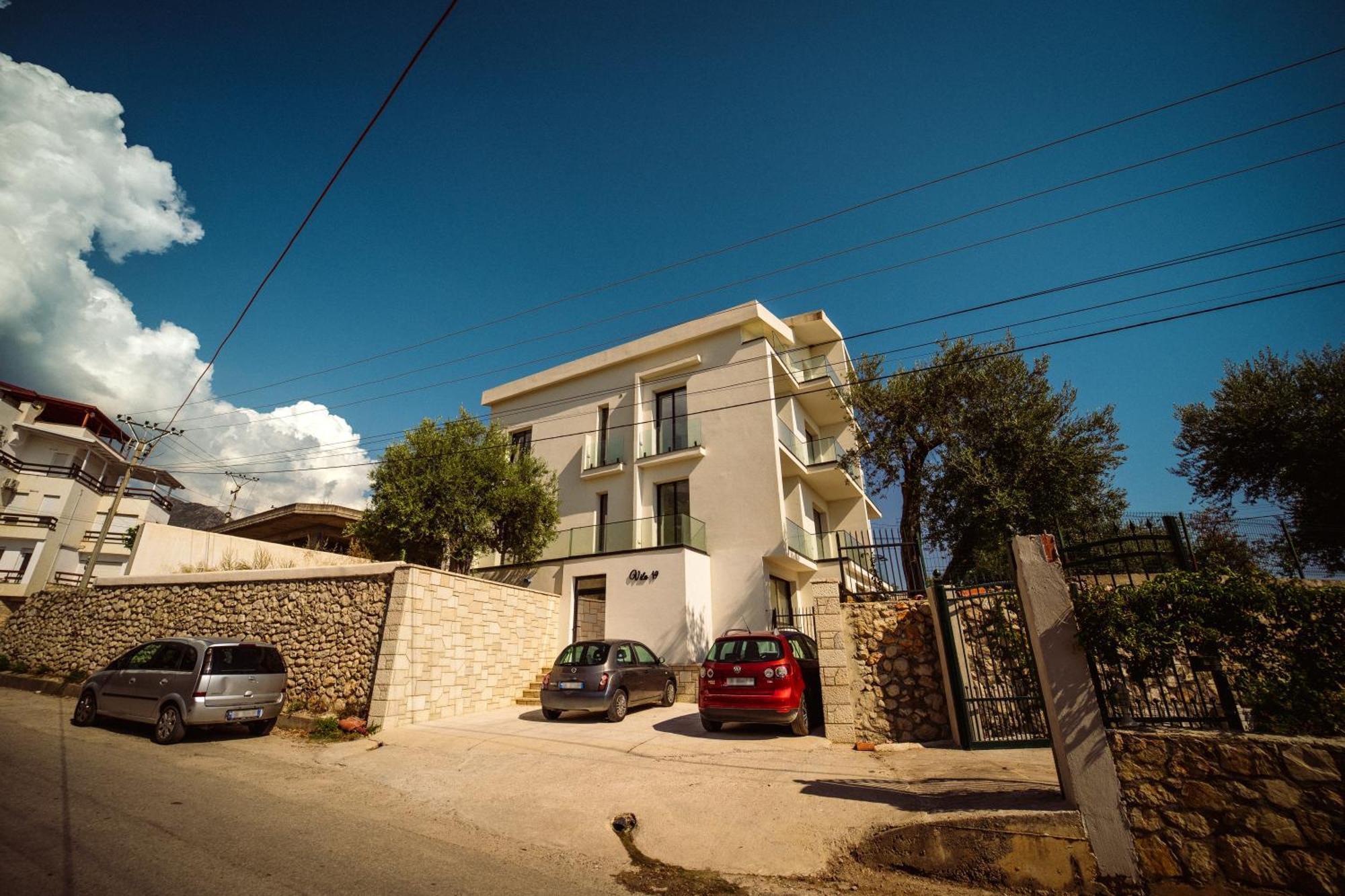 Hotel Vila 19 Dhërmi 외부 사진